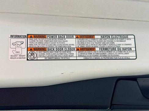 Used 2022 Toyota RAV4 XLE w/ Convenience Package AWD/4WD image 6