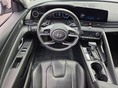 Used 2025 Hyundai Elantra Limited FWD image 14