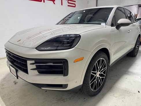 Used 2026 Porsche Cayenne AWD/4WD image 2