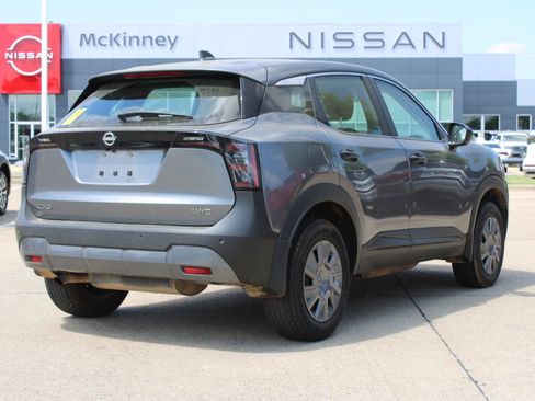 Used 2025 Nissan Kicks S image 3