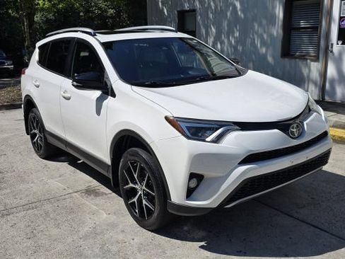 Used 2017 Toyota RAV4 SE w/ Power Extra Value Package AWD/4WD image 7