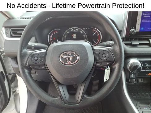 Used 2023 Toyota RAV4 LE AWD/4WD image 15