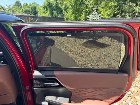 New 2025 Mitsubishi Outlander SEL image 16