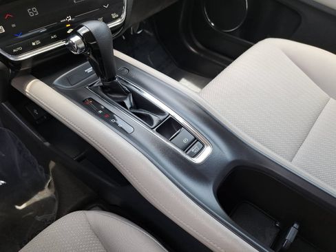 Used 2018 Honda HR-V EX image 24