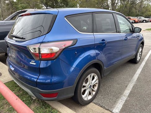 Used 2017 Ford Escape SE image 5