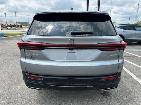Used 2025 Buick Enclave Sport Touring AWD/4WD image 18