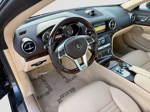 Used 2013 Mercedes-Benz SL 550 image 24