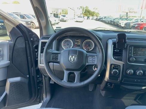 Used 2017 RAM 1500 Classic SLT image 27