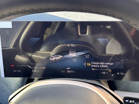 Used 2026 BMW iX xDrive45 w/ Premium Package image 10