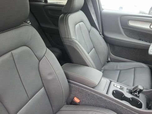 New 2026 Volvo XC40 B5 Core w/ Climate Package image 6