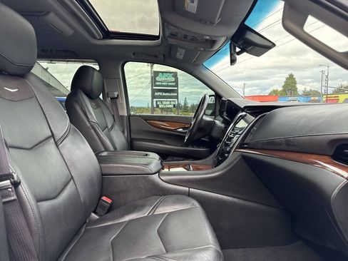 Used 2016 Cadillac Escalade Premium AWD/4WD image 15