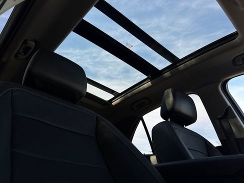 Used 2020 Chevrolet Equinox LT w/ Sport Edition image 19