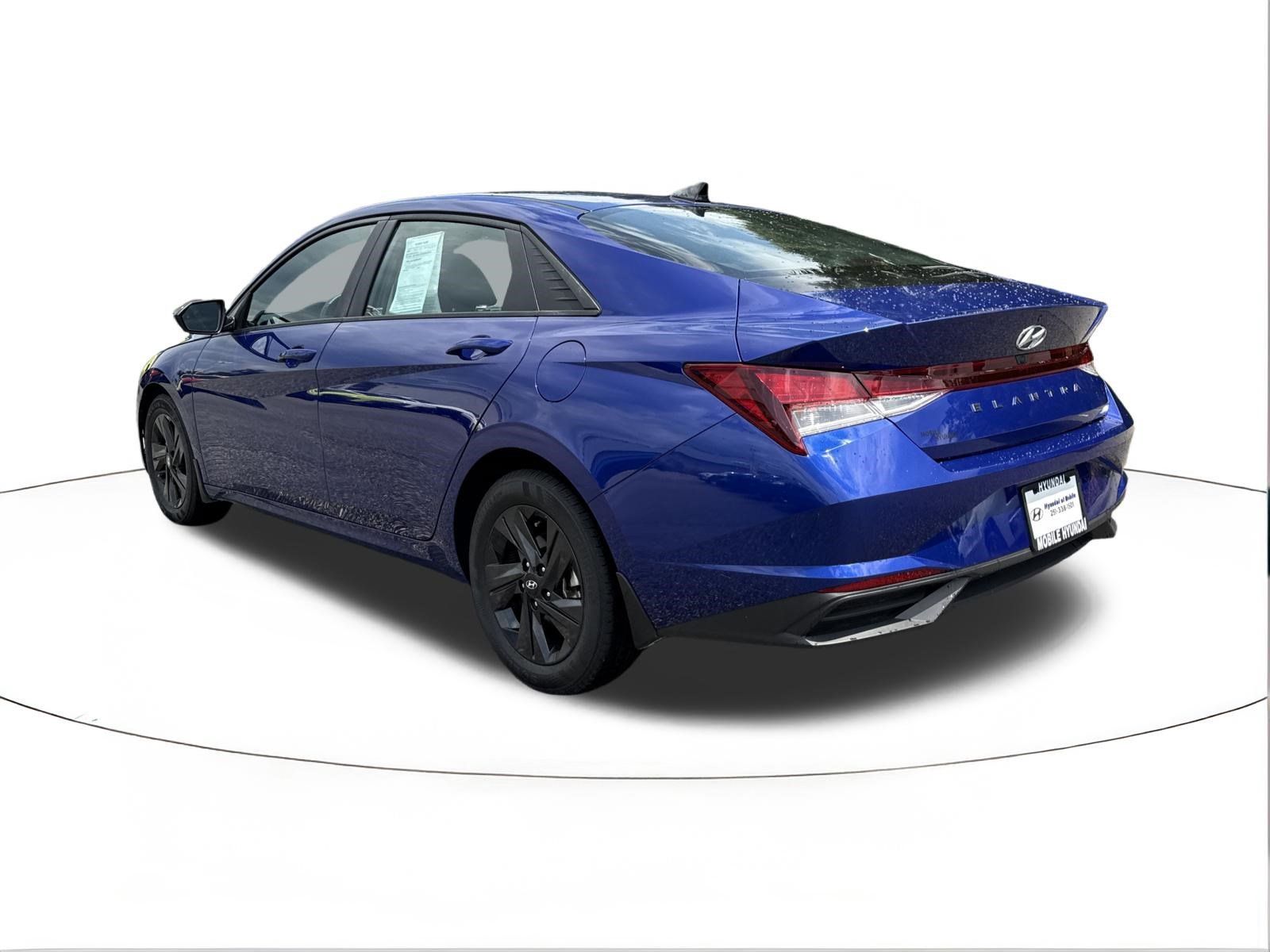 Used 2022 Hyundai Elantra SEL w/ Convenience Package FWD image 5