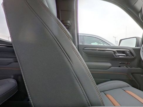 New 2026 GMC Sierra 1500 AT4 w/ Technology Package image 36