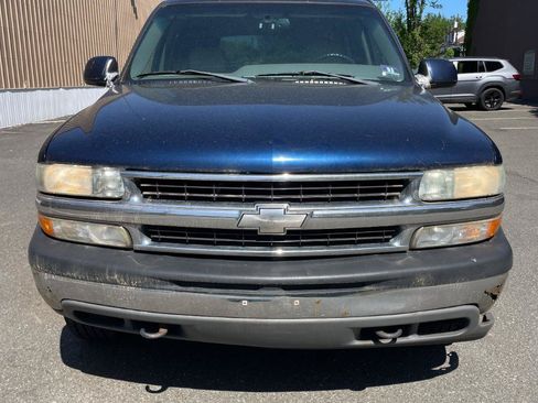 Used 2002 Chevrolet Suburban LT AWD/4WD image 2
