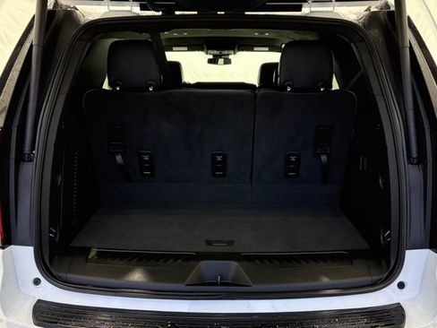 Used 2024 Chevrolet Tahoe LT image 4