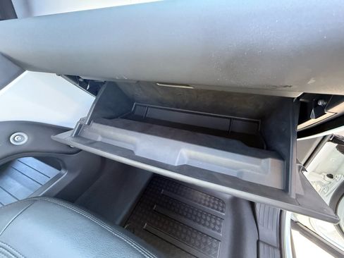 Used 2024 Land Rover Defender 110 S image 48