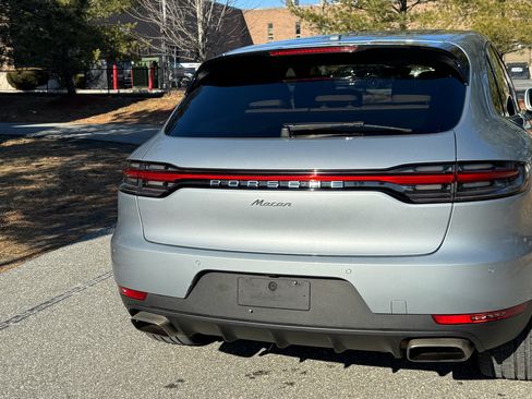 Used 2020 Porsche Macan image 26