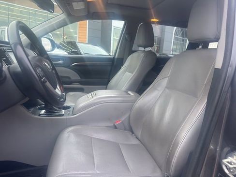 Used 2014 Toyota Highlander Limited image 5