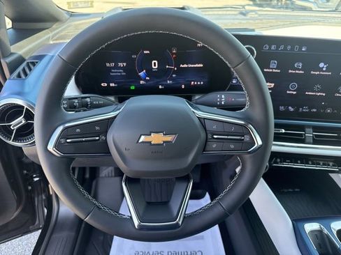 New 2025 Chevrolet Equinox EV LT w/ Convenience Package II image 12