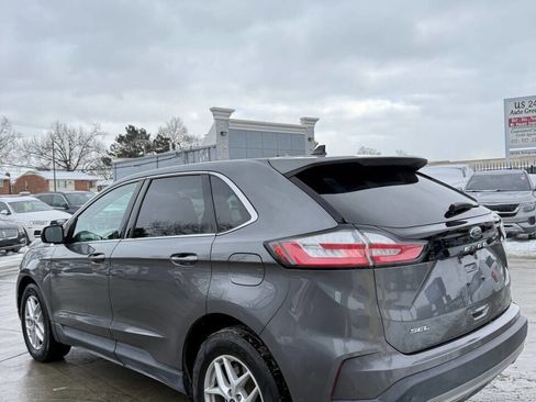 Used 2021 Ford Edge SEL w/ Cargo Accessory Package image 4