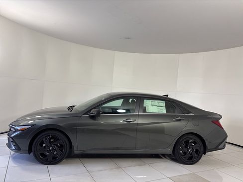 New 2026 Hyundai Elantra SEL Sport image 2