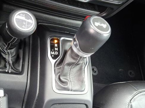 Certified 2022 Jeep Wrangler Unlimited Sahara w/ LED Lighting Group image 27