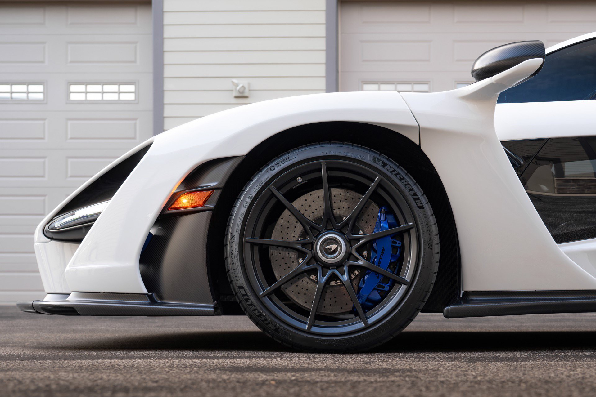 Used 2019 McLaren Senna RWD image 63