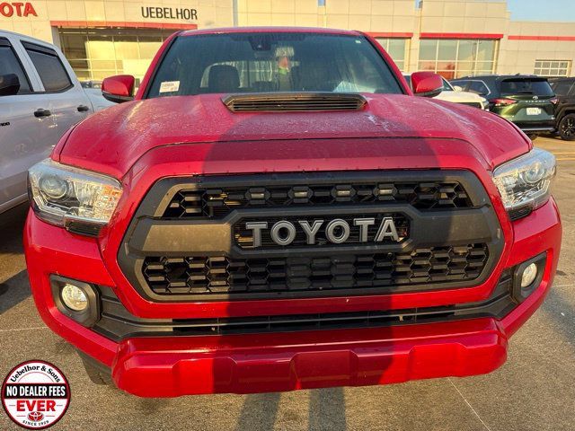 Used 2020 Toyota Tacoma TRD Sport w/ Technology Package AWD/4WD image 12