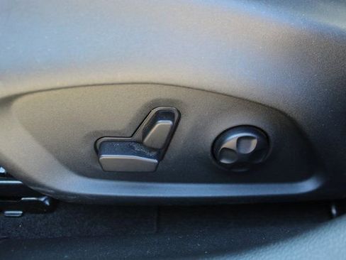 Used 2020 Jeep Compass Latitude image 10