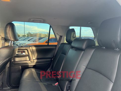 Used 2020 Toyota 4Runner TRD Off-Road Premium AWD/4WD image 27