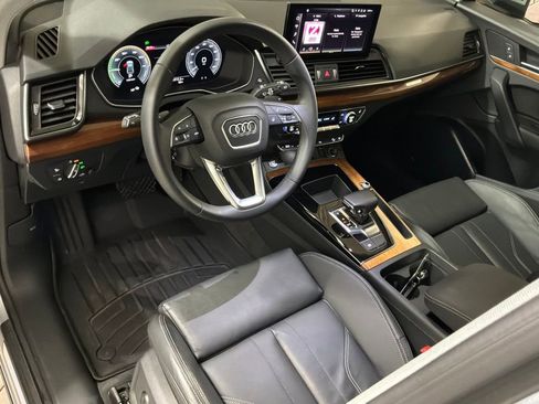 Used 2023 Audi Q5 e Premium w/ Convenience Package AWD/4WD image 18