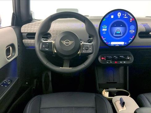 Certified 2025 MINI Cooper S image 4