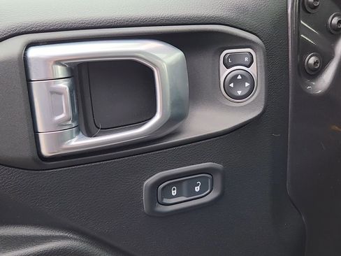 Used 2021 Jeep Wrangler Unlimited Sport AWD/4WD image 7