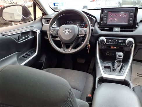 Used 2019 Toyota RAV4 LE image 4