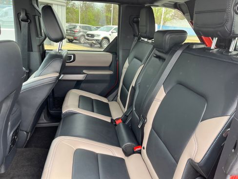 Used 2023 Ford Bronco Wildtrak image 17