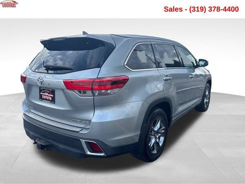 Used 2017 Toyota Highlander Limited Platinum AWD/4WD image 5