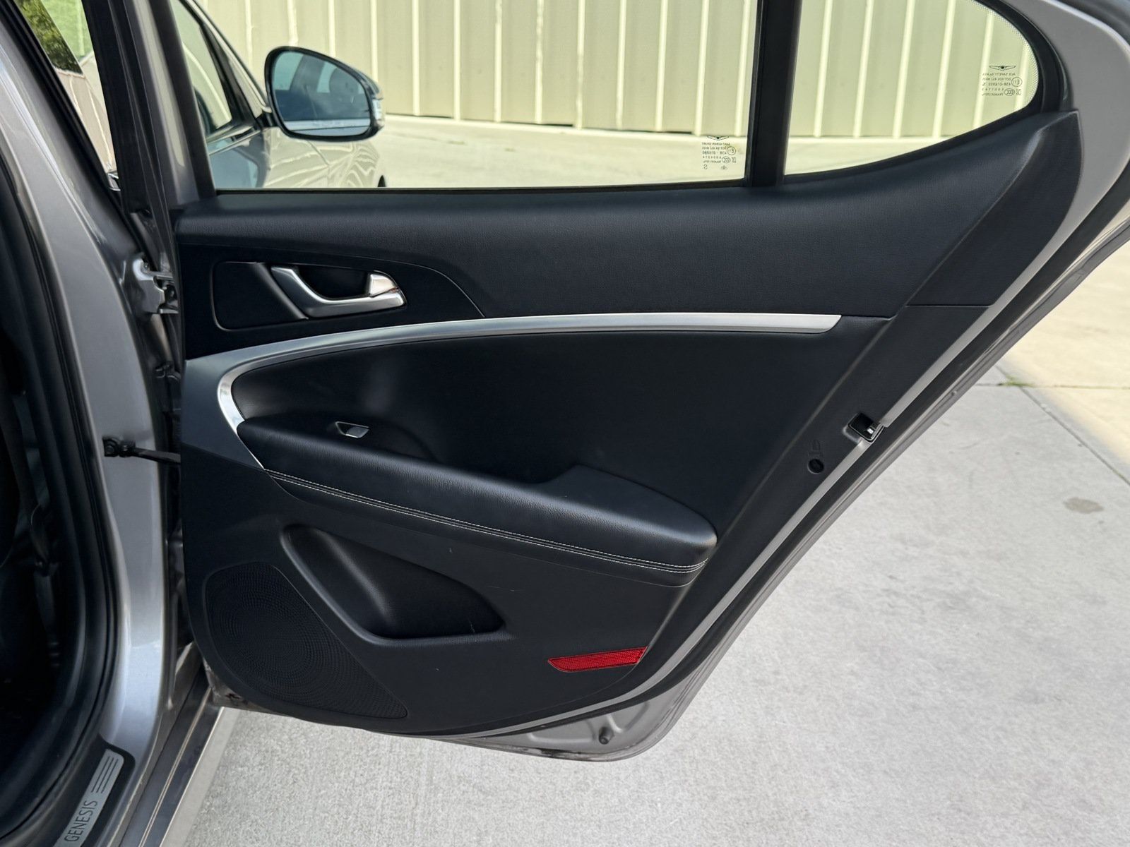 Used 2020 Genesis G70 2.0T RWD image 32