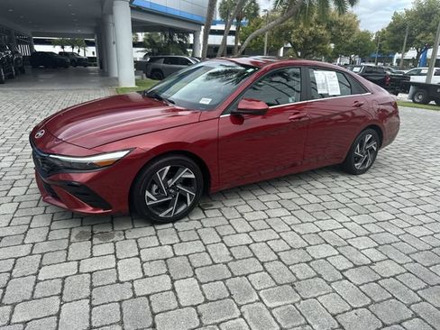 Used 2025 Hyundai Elantra SEL FWD image 21