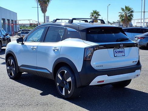 New 2026 Nissan Kicks SR w/ Cold Weather Package image 5