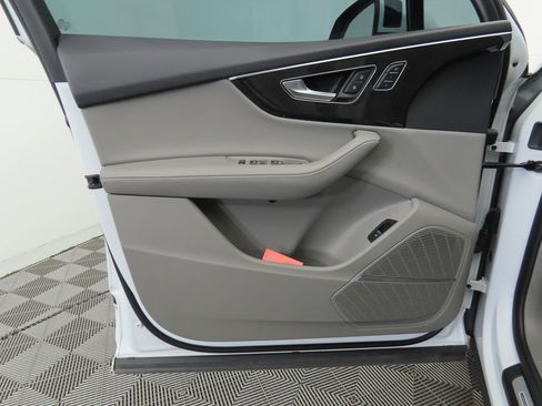 Used 2021 Audi Q7 3.0T Premium Plus image 23