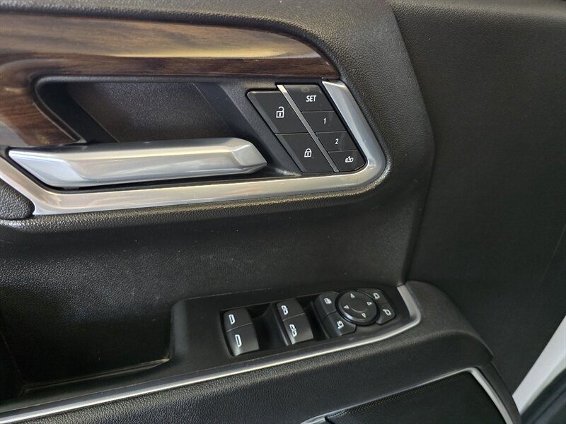 Used 2025 GMC Sierra 1500 SLT AWD/4WD image 33