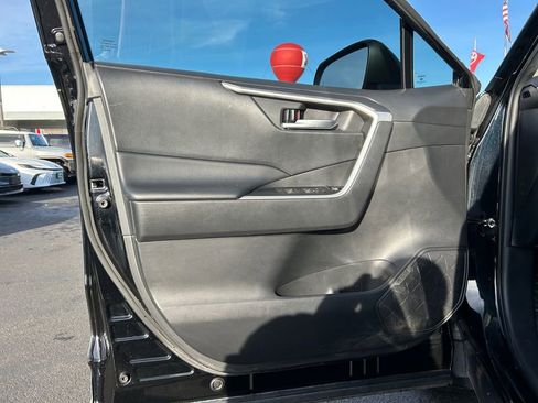 Used 2023 Toyota RAV4 XLE Premium image 22