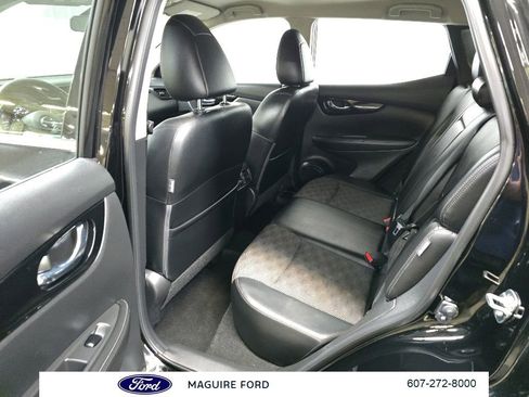 Used 2022 Nissan Rogue Sport SV w/ Technology Package AWD/4WD image 33