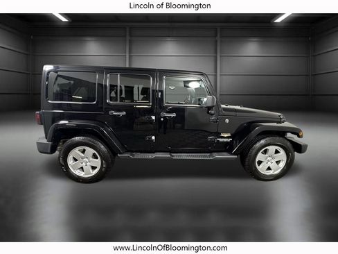 Used 2012 Jeep Wrangler Unlimited Sahara w/ Connectivity Group image 7