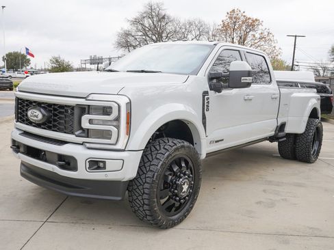 Used 2025 Ford F450 Platinum w/ Platinum Plus Package image 8