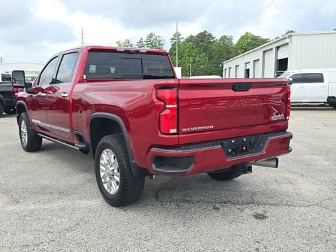 Used 2024 Chevrolet Silverado 2500 High Country w/ High Country Premium Package image 3