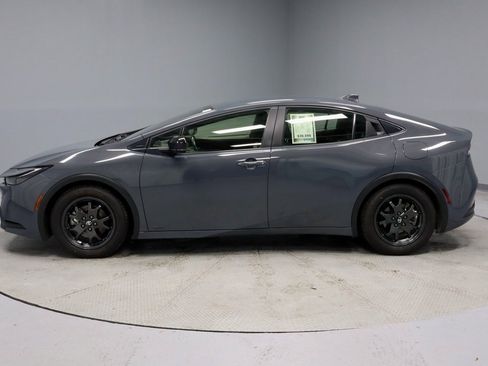 Used 2023 Toyota Prius LE image 7