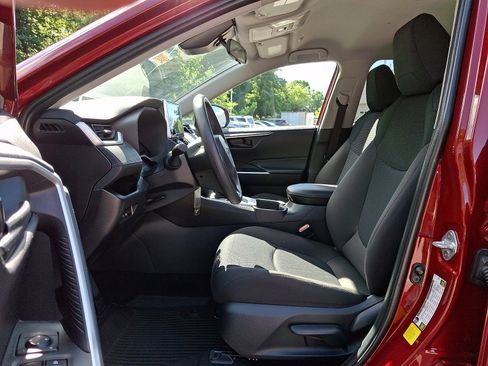 Certified 2025 Toyota RAV4 LE AWD/4WD image 14