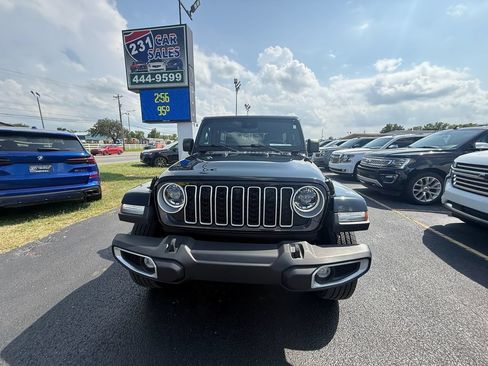 Used 2024 Jeep Wrangler Unlimited Sahara w/ Technology Group AWD/4WD image 9